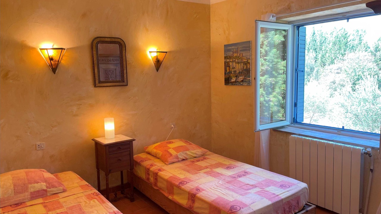 Photo of Bedroom in Suze-la-Rousse