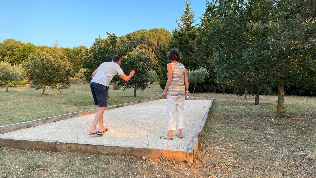 Photo of Outdoor in Suze-la-Rousse