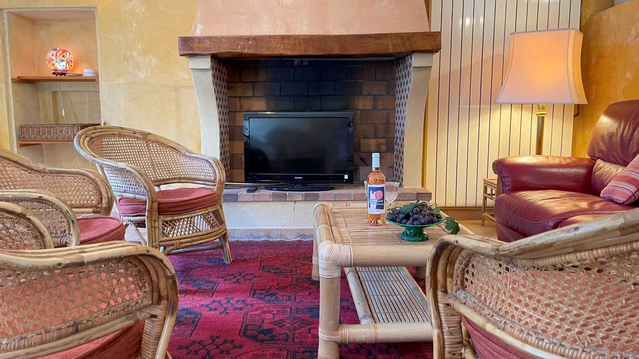 Photo of Livingroom in Suze-la-Rousse