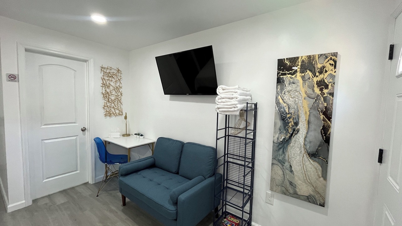 Photo of Livingroom in Westside