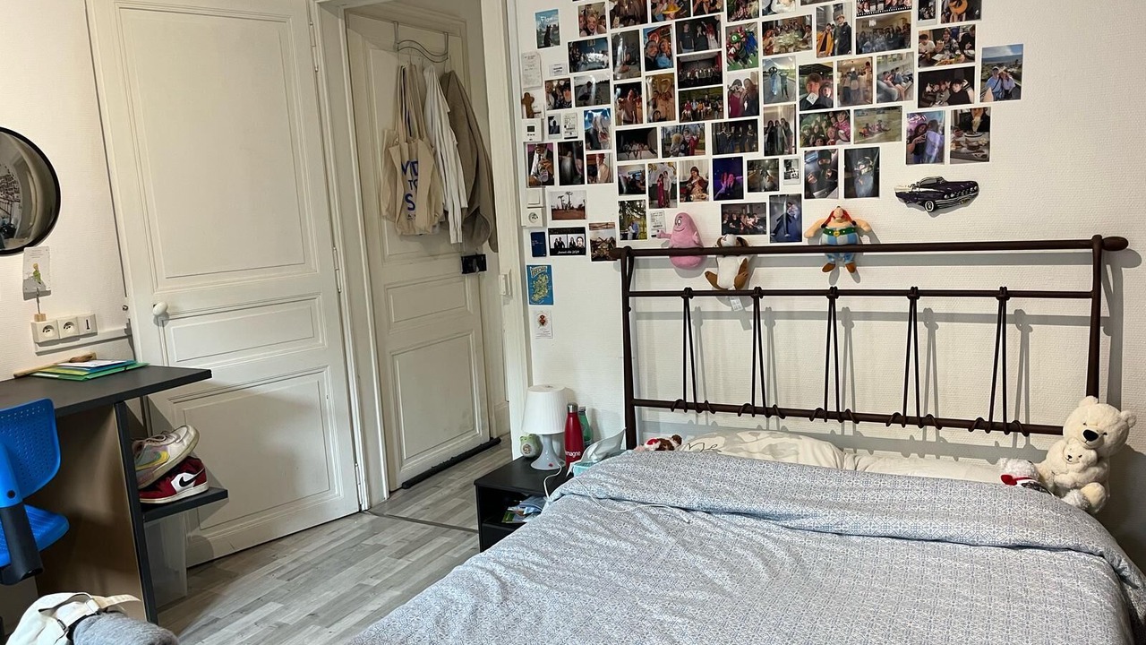 Photo of Bedroom in Poincare - Foch - Anatole France - Croix de Bourgogne