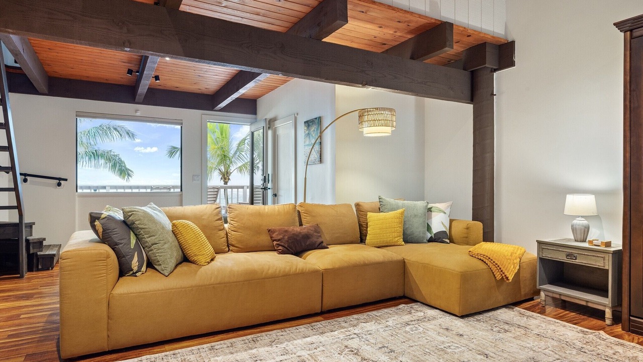 Photo of Livingroom in Kawela Bay