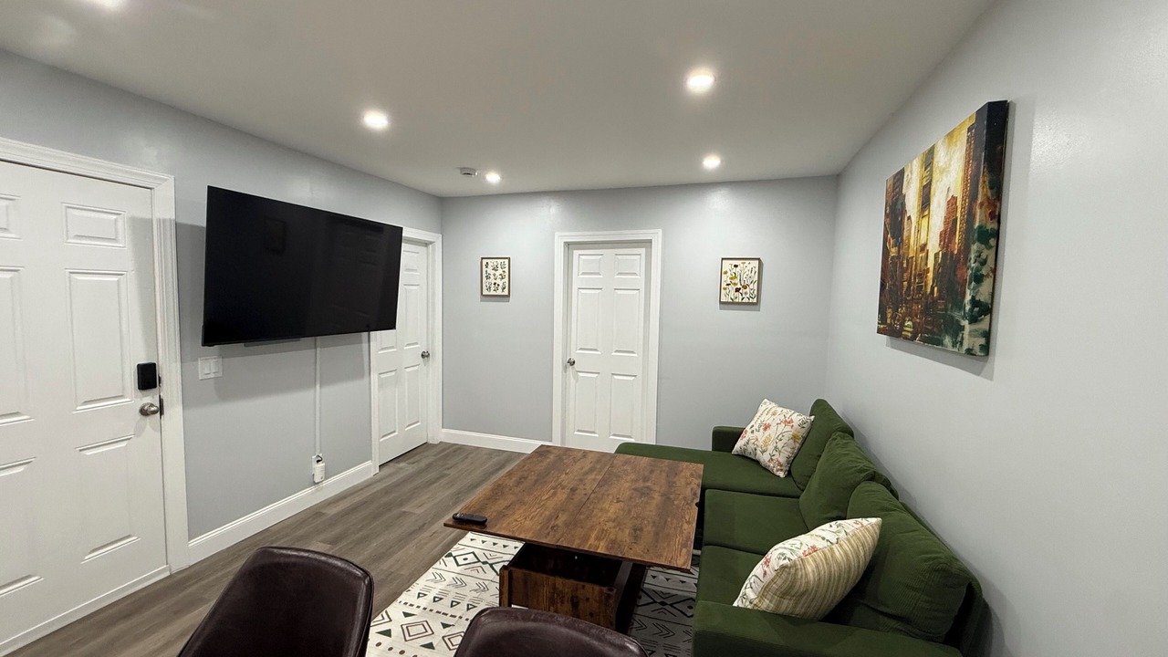 Photo of Livingroom in Communipaw