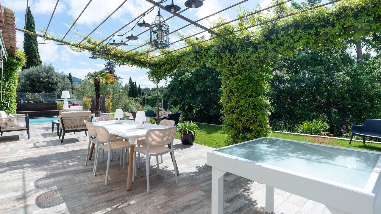 Photo of Others in Cabris