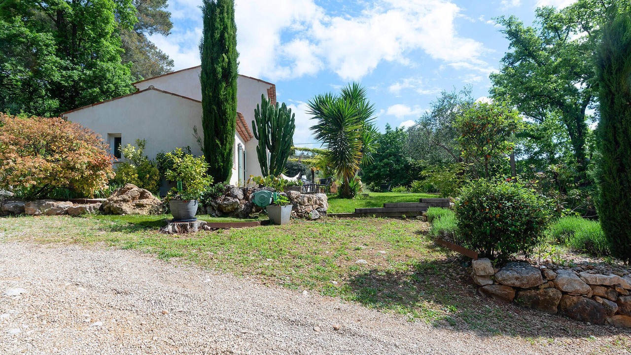 Photo of Others in Cabris