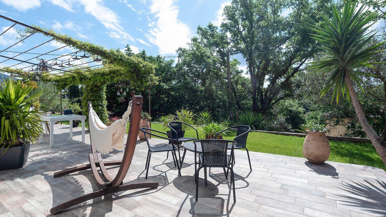 Photo of Others in Cabris