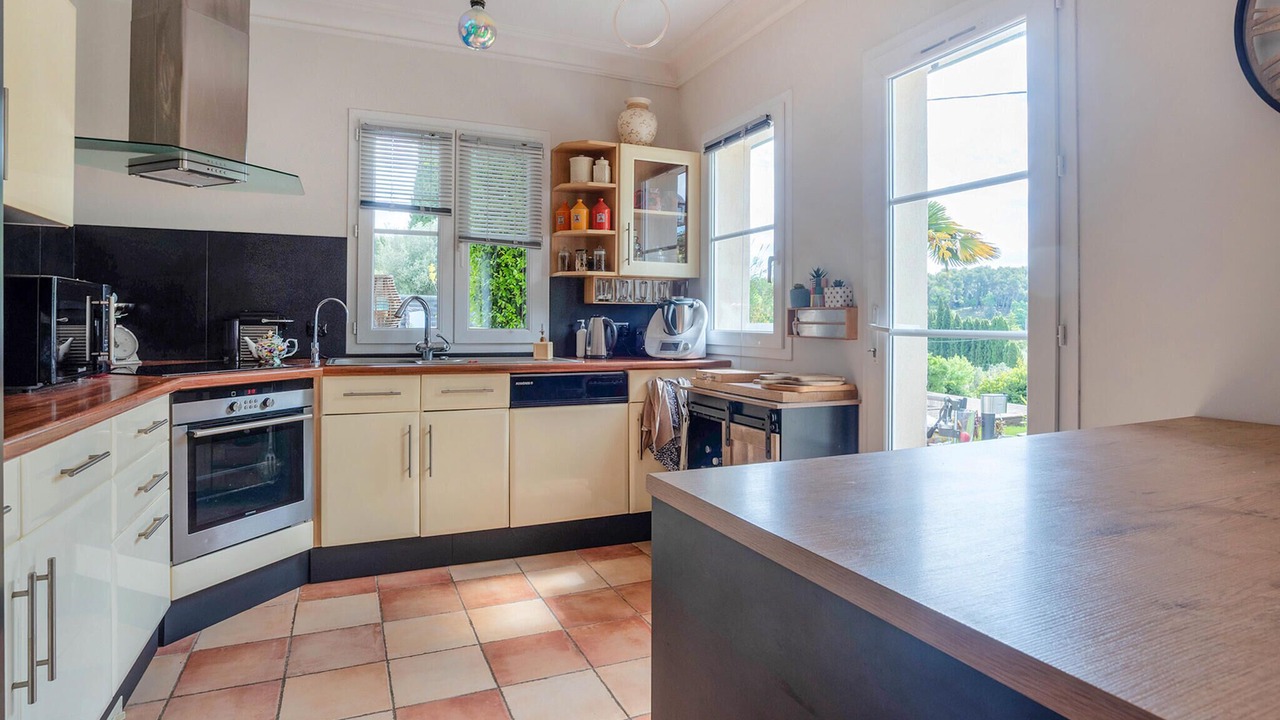 Photo of Others in Cabris