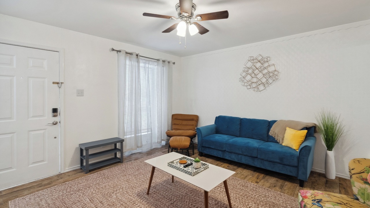 Photo of Livingroom in South Side