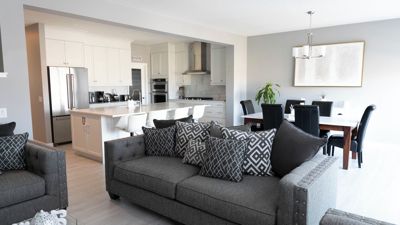 Photo of Livingroom in Cochrane