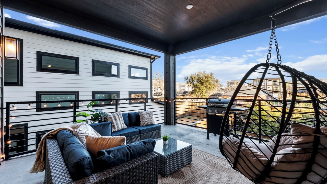 Photo of Outdoor in Oak Lawn