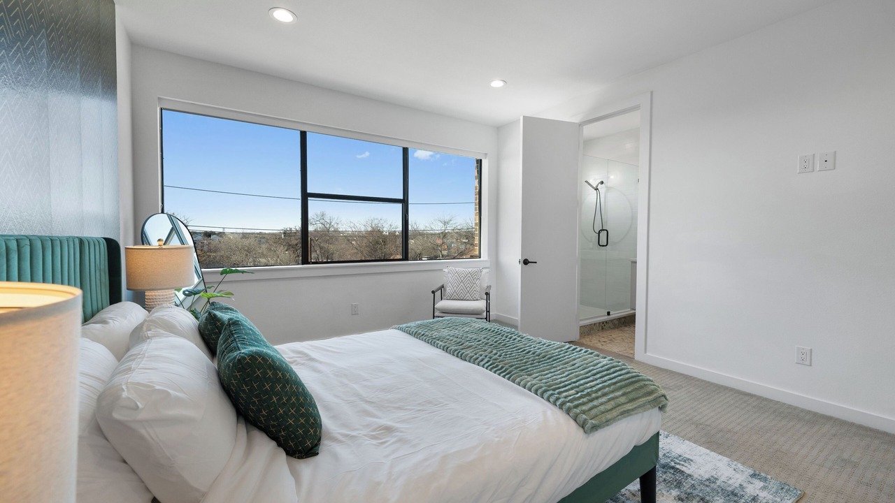 Photo of Bedroom in Oak Lawn