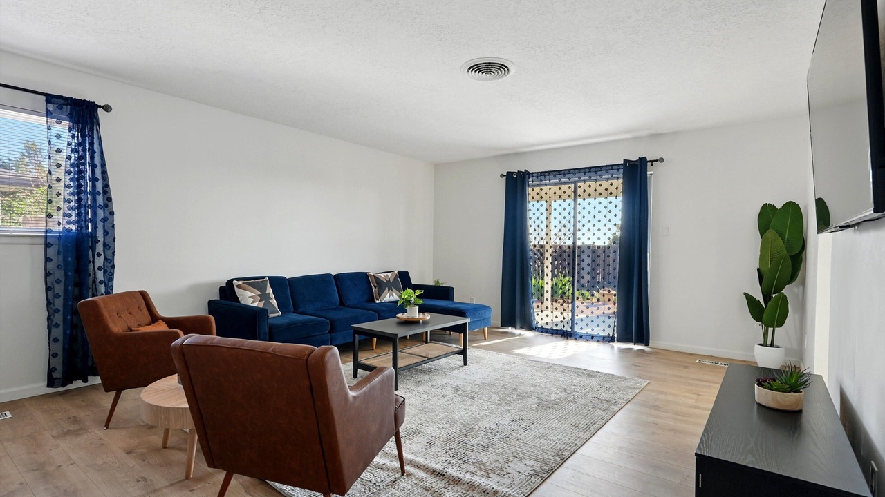 Photo of Livingroom in Academy Place