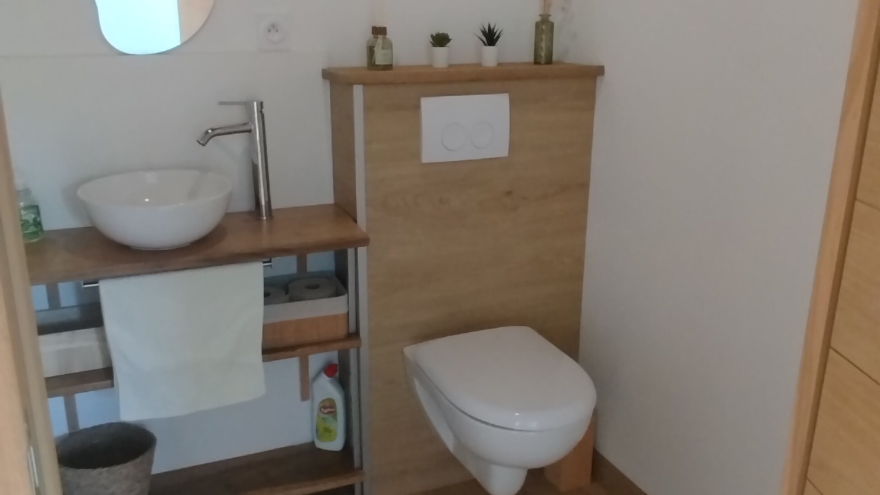 Photo of Bathroom in Courlay