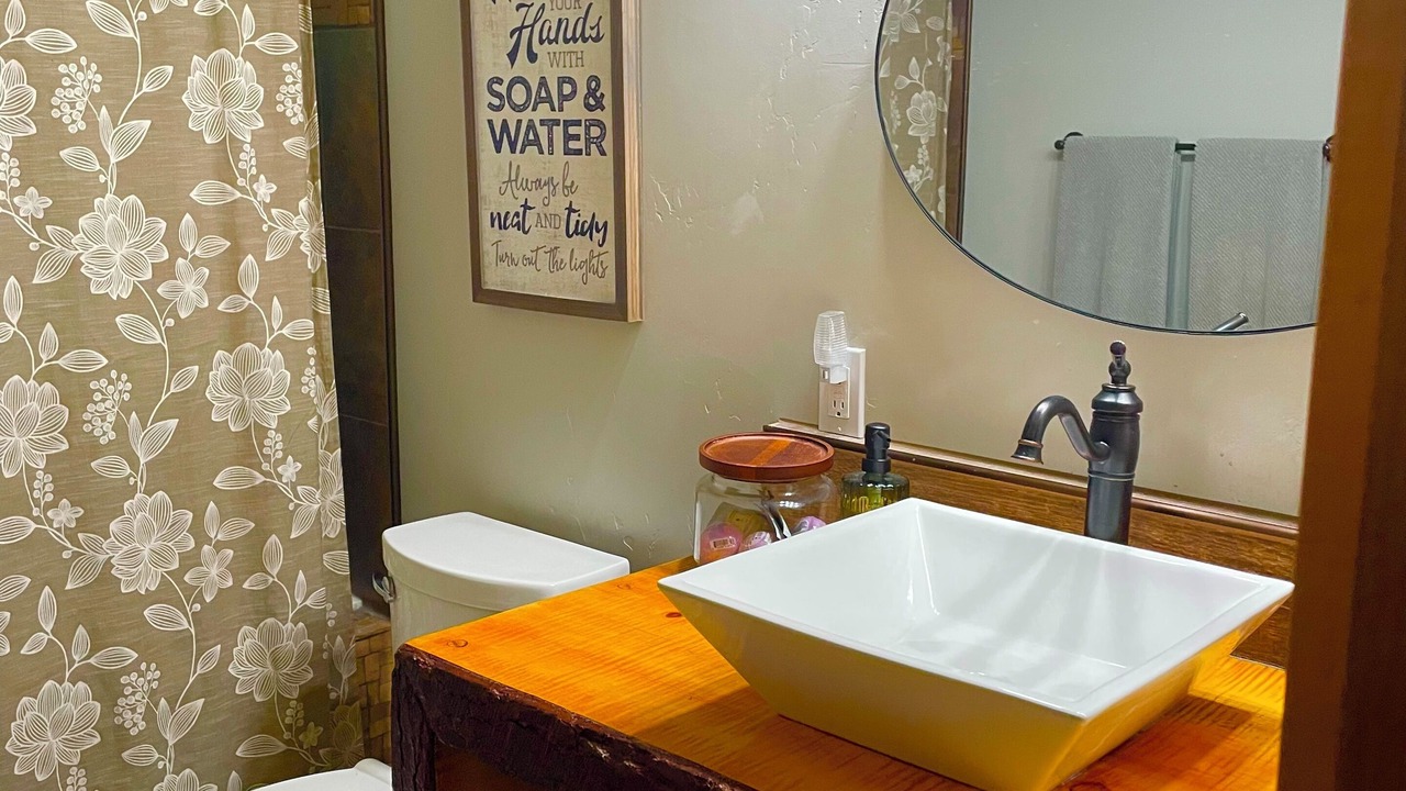 Photo of Bathroom in Dorrington