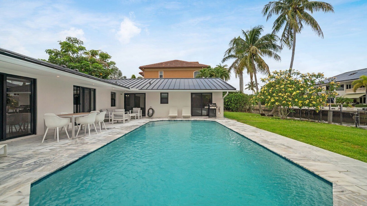 Photo of Outdoor in Tropic Isle