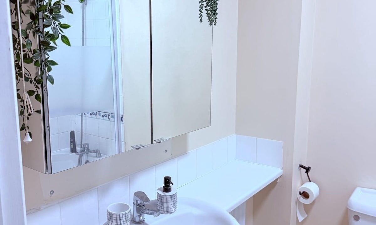 Photo of Bathroom in Southampton City Centre