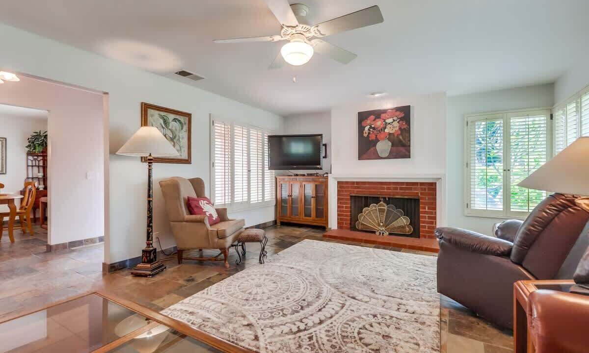 Photo of Livingroom in La Jolla Shores