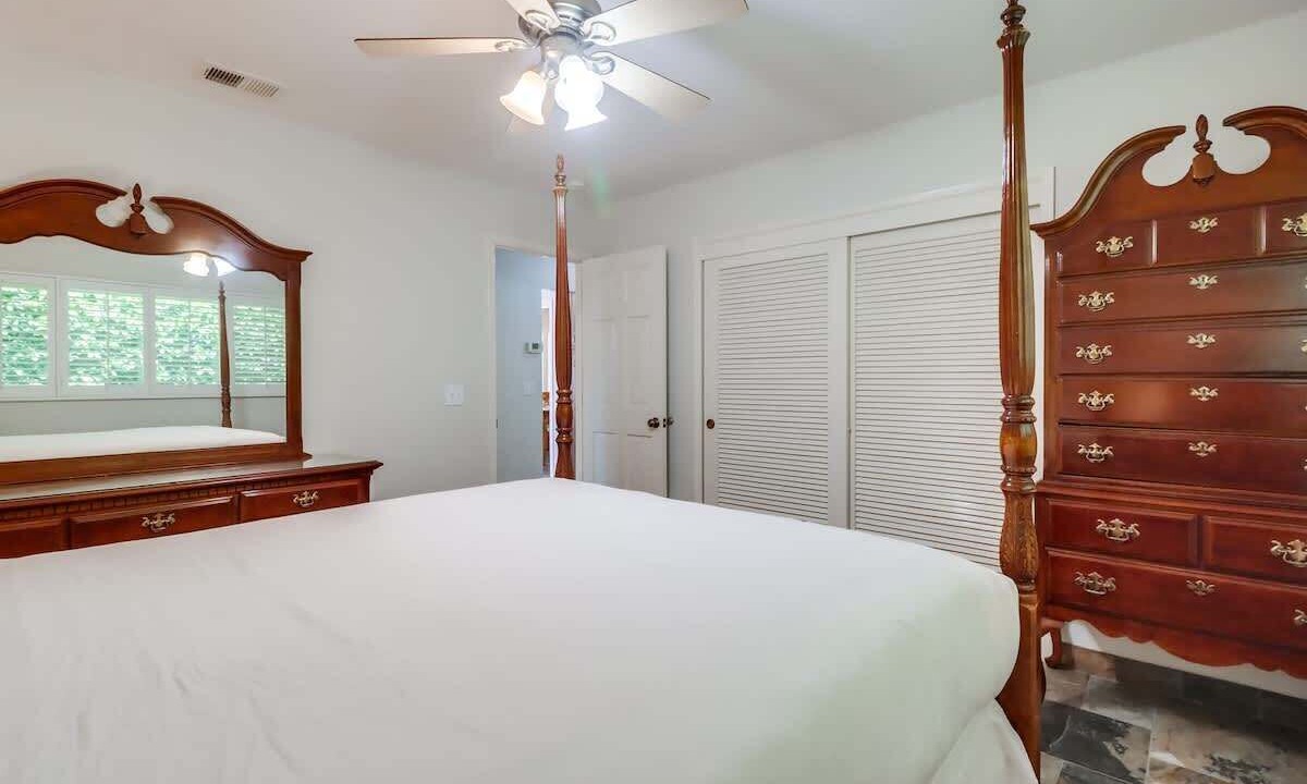Photo of Bedroom in La Jolla Shores