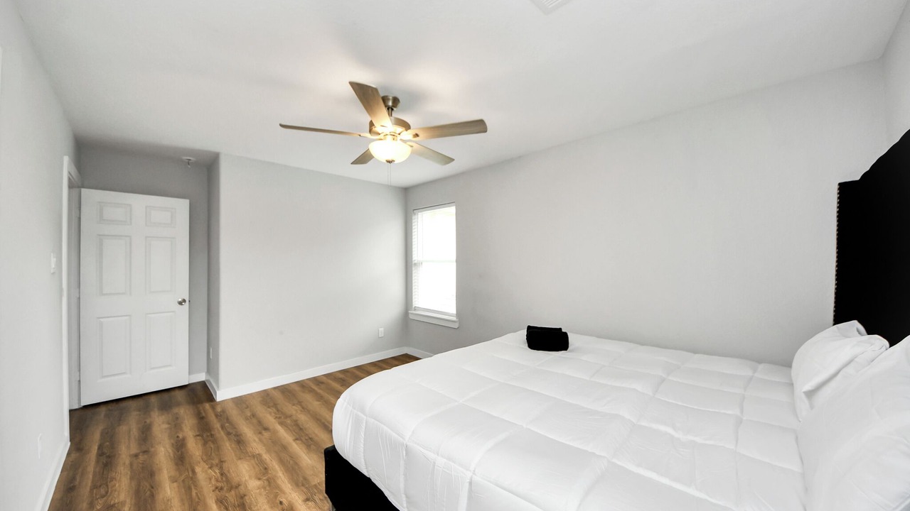 Photo of Bedroom in Northeast Houston