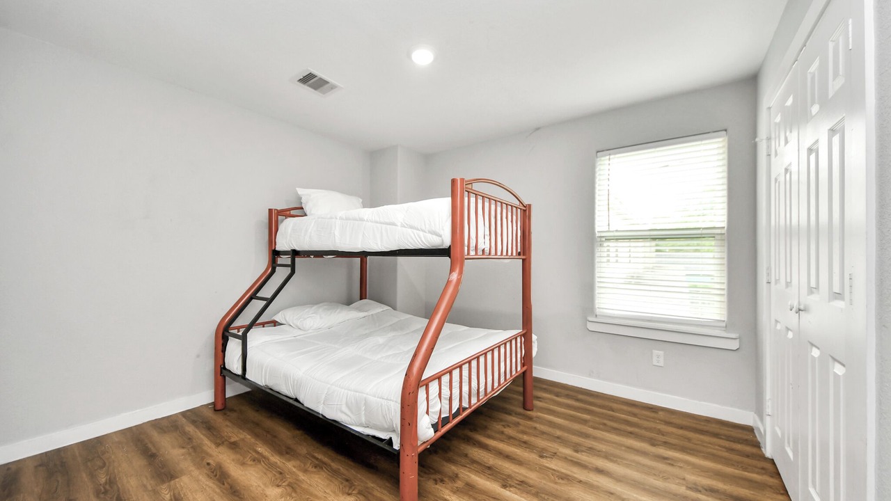 Photo of Bedroom in Northeast Houston