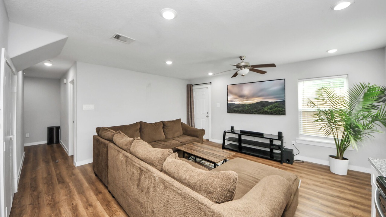 Photo of Livingroom in Northeast Houston