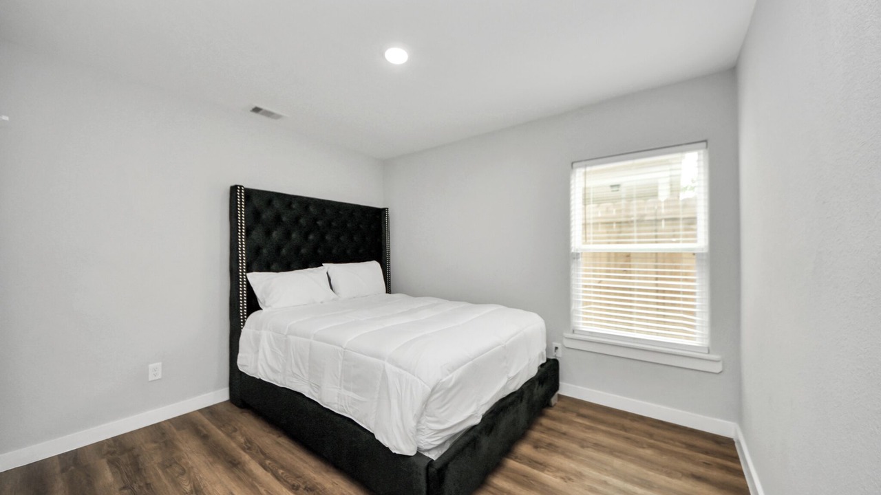 Photo of Bedroom in Northeast Houston