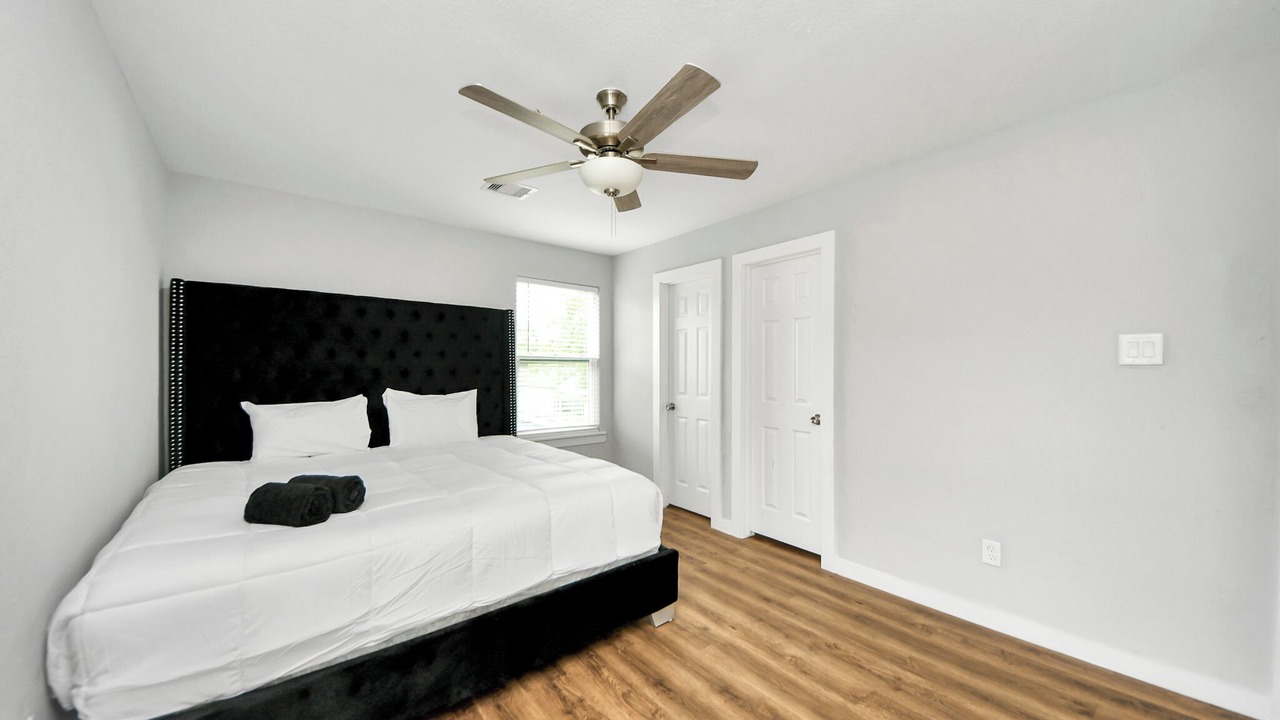 Photo of Bedroom in Northeast Houston