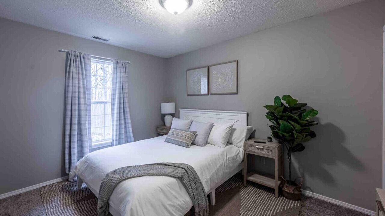Photo of Bedroom in Evansville