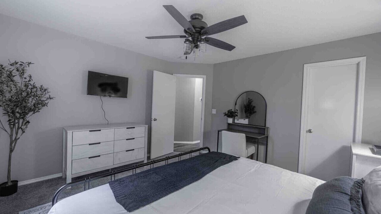 Photo of Bedroom in Evansville