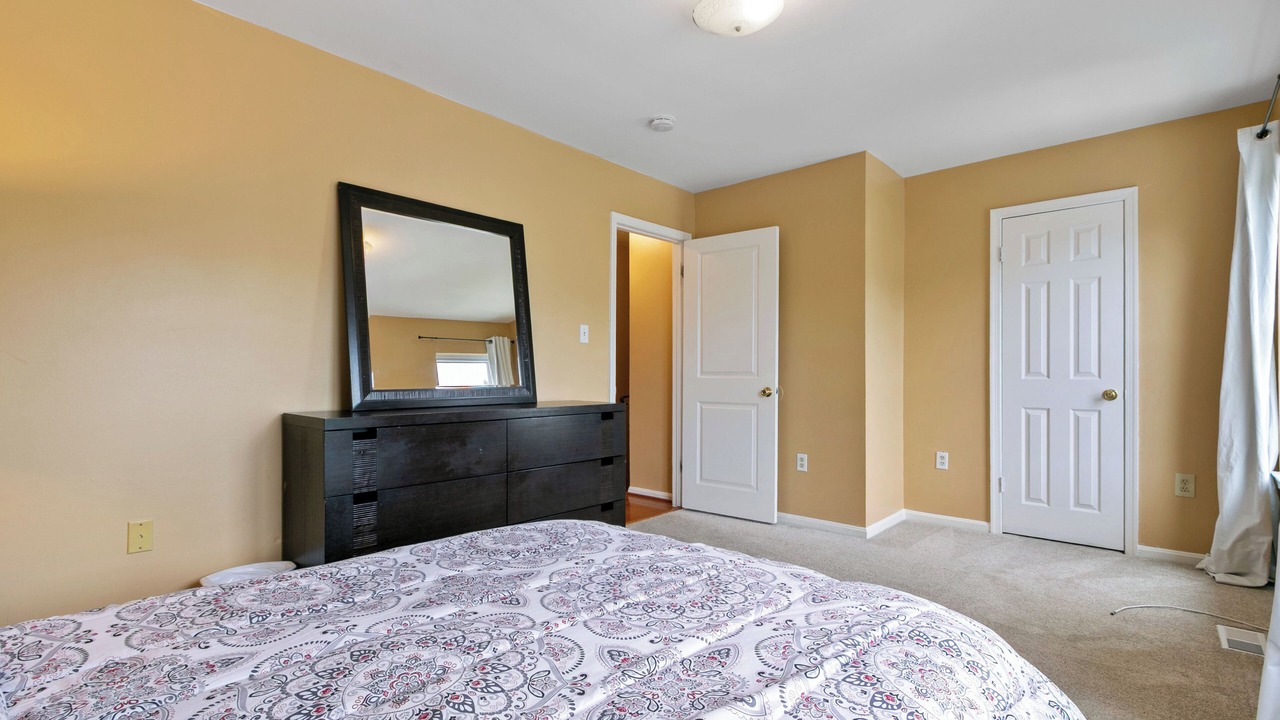 Photo of Bedroom in Calverton