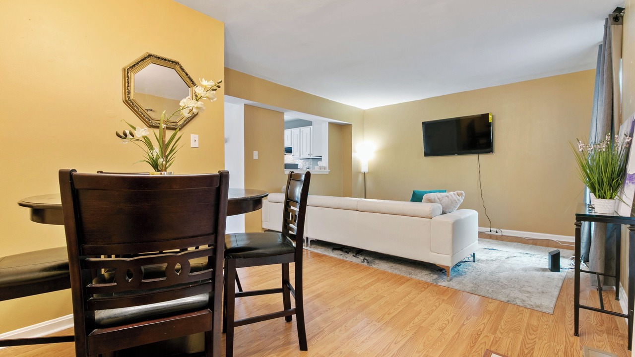 Photo of Livingroom in Calverton