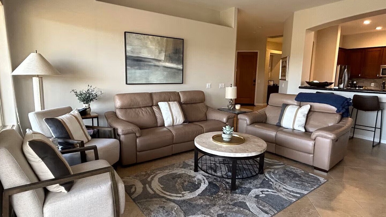 Photo of Livingroom in Desert Ridge