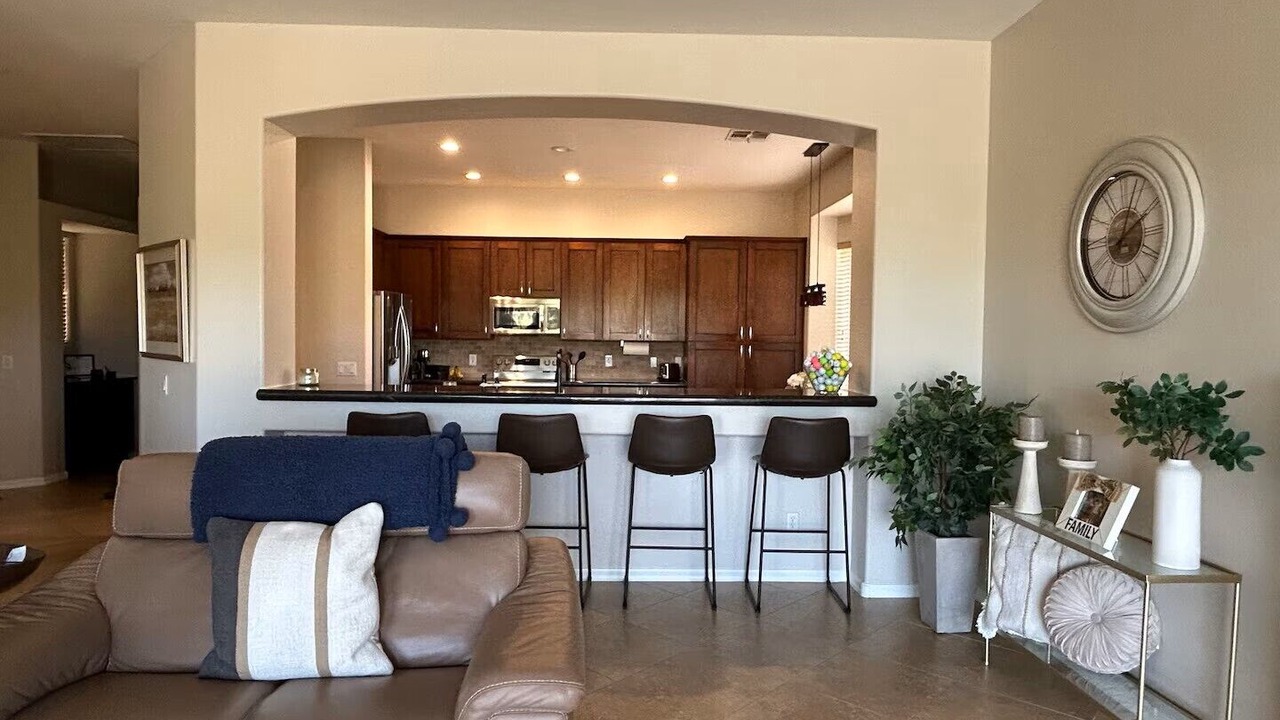 Photo of Livingroom in Desert Ridge