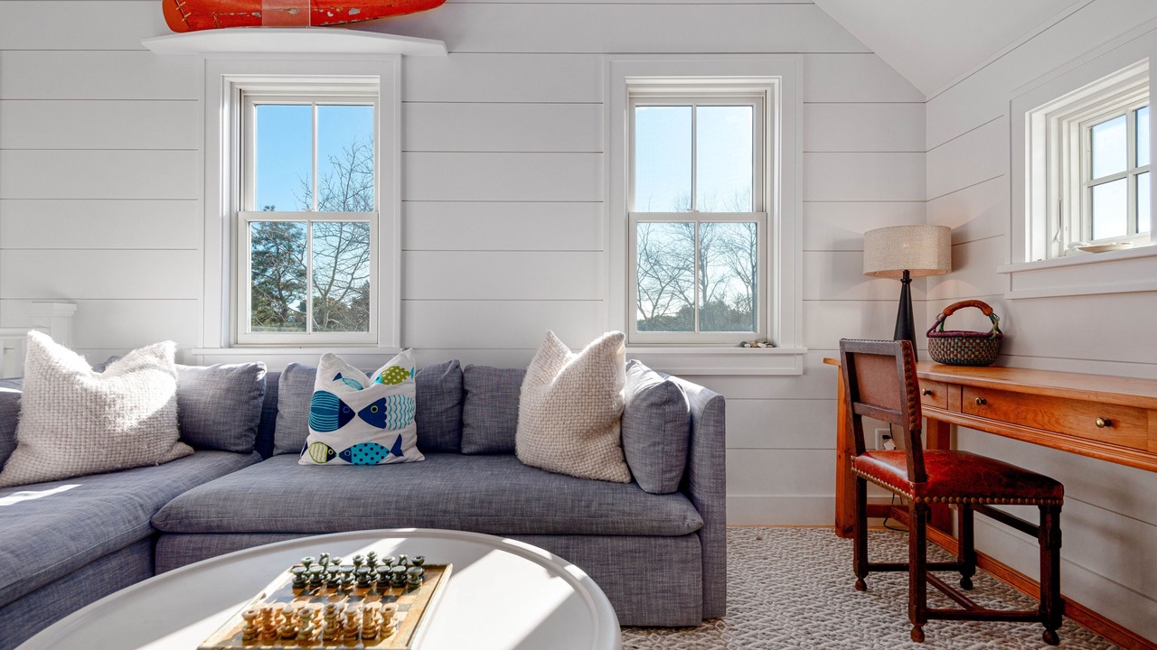 Photo of Livingroom in Surfside