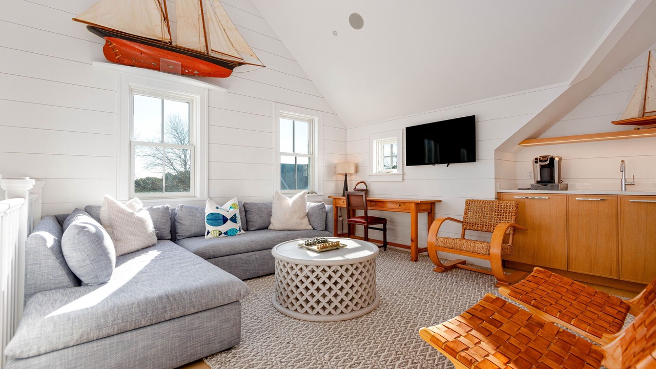 Photo of Livingroom in Surfside