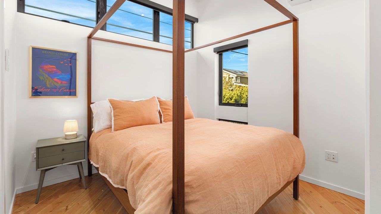 Photo of Bedroom in Green Lake