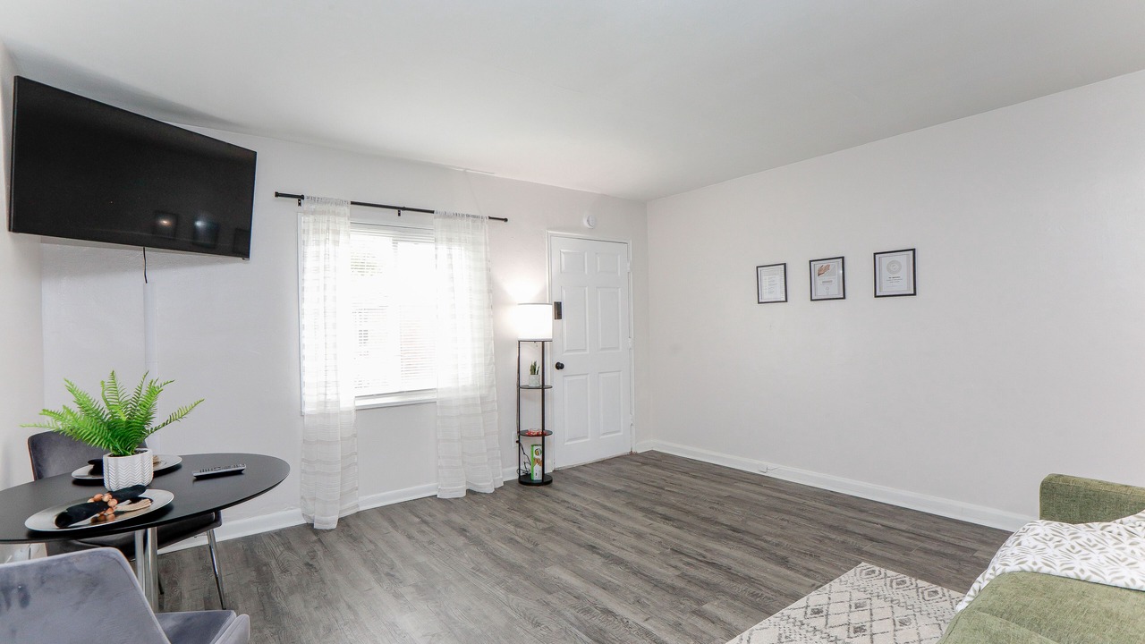 Photo of Livingroom in Bayview