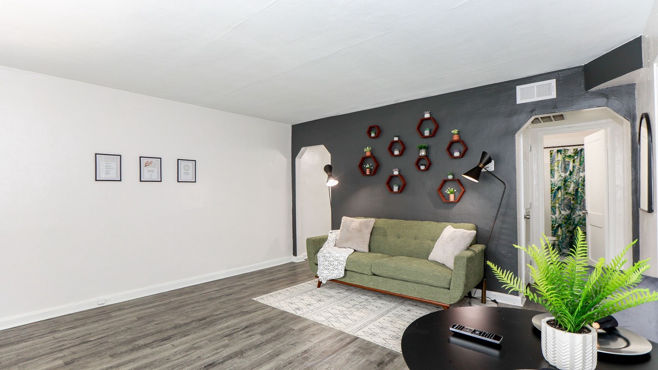 Photo of Livingroom in Bayview