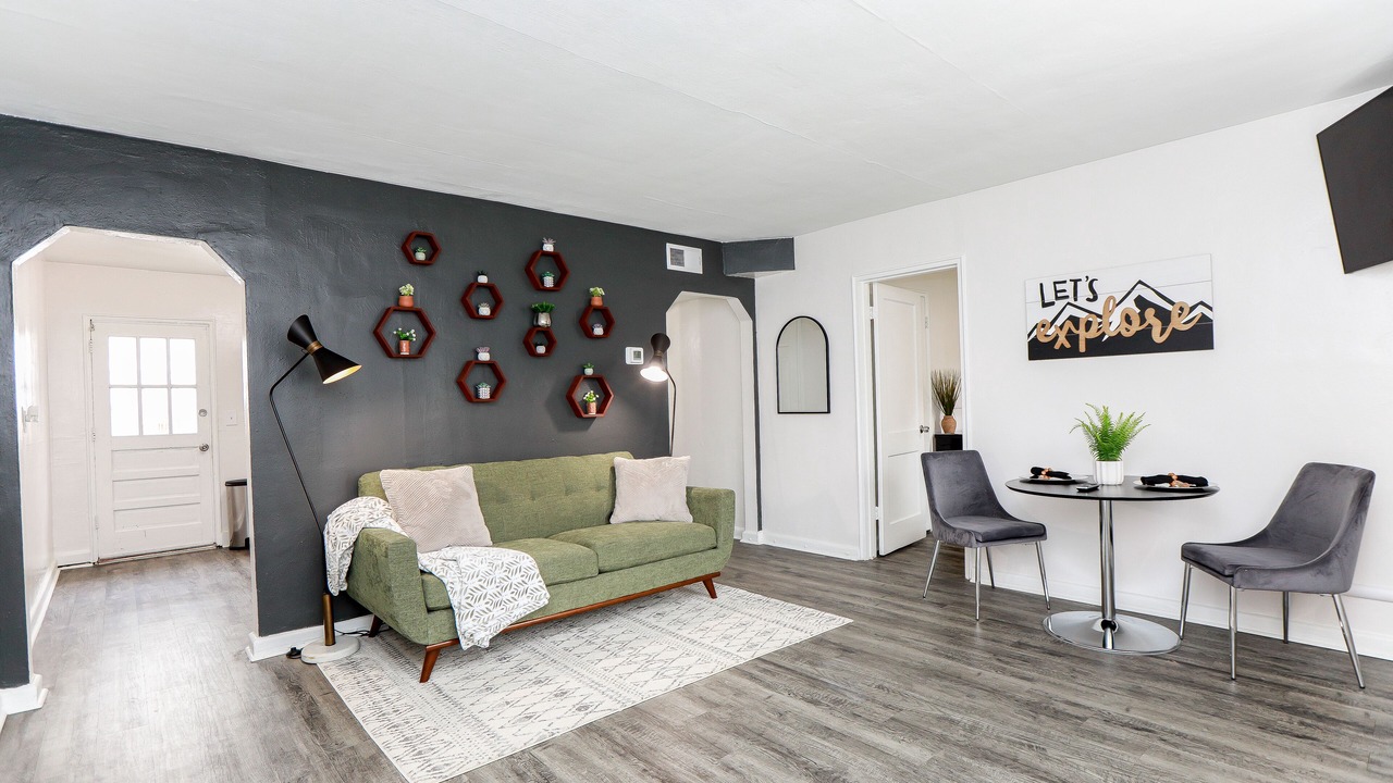 Photo of Livingroom in Bayview