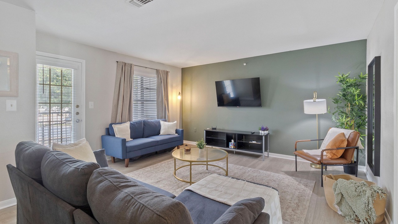 Photo of Livingroom in Pleasant Valley