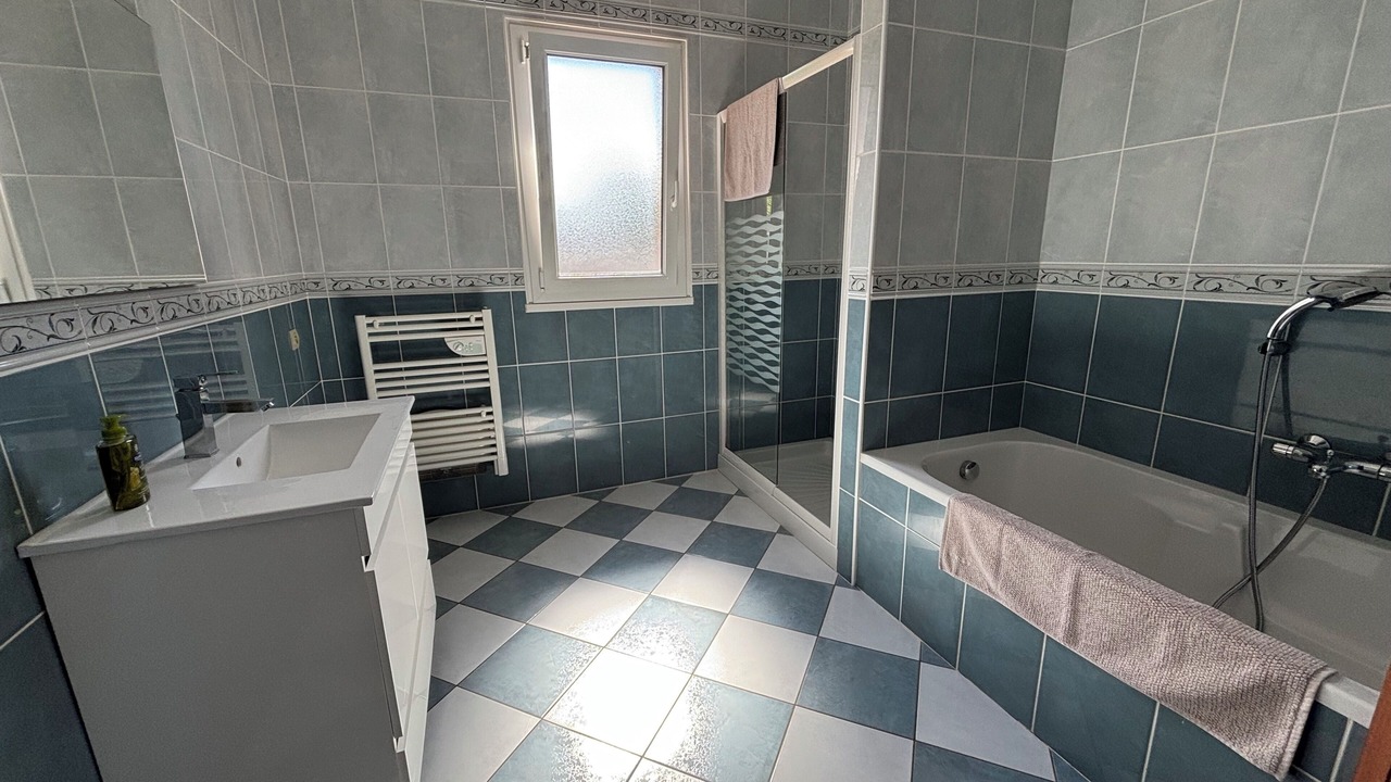 Photo of Bathroom in Landisacq