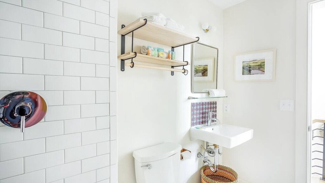 Photo of Bathroom in Yamacraw Village