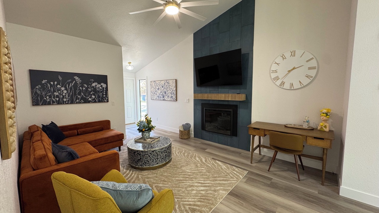 Photo of Livingroom in Eagle