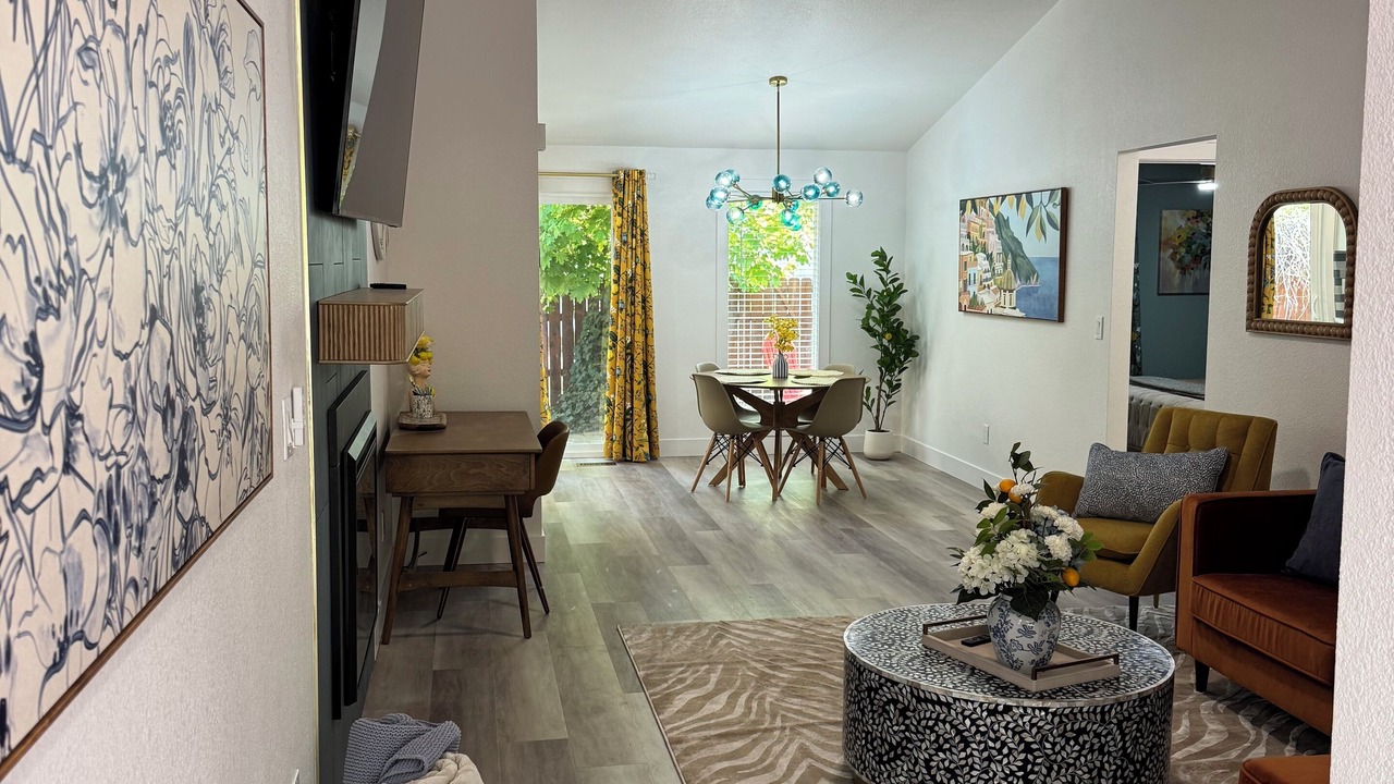 Photo of Livingroom in Eagle