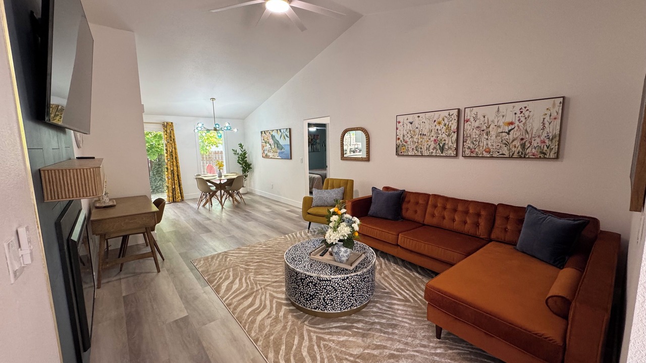 Photo of Livingroom in Eagle