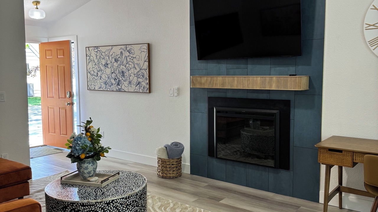 Photo of Livingroom in Eagle