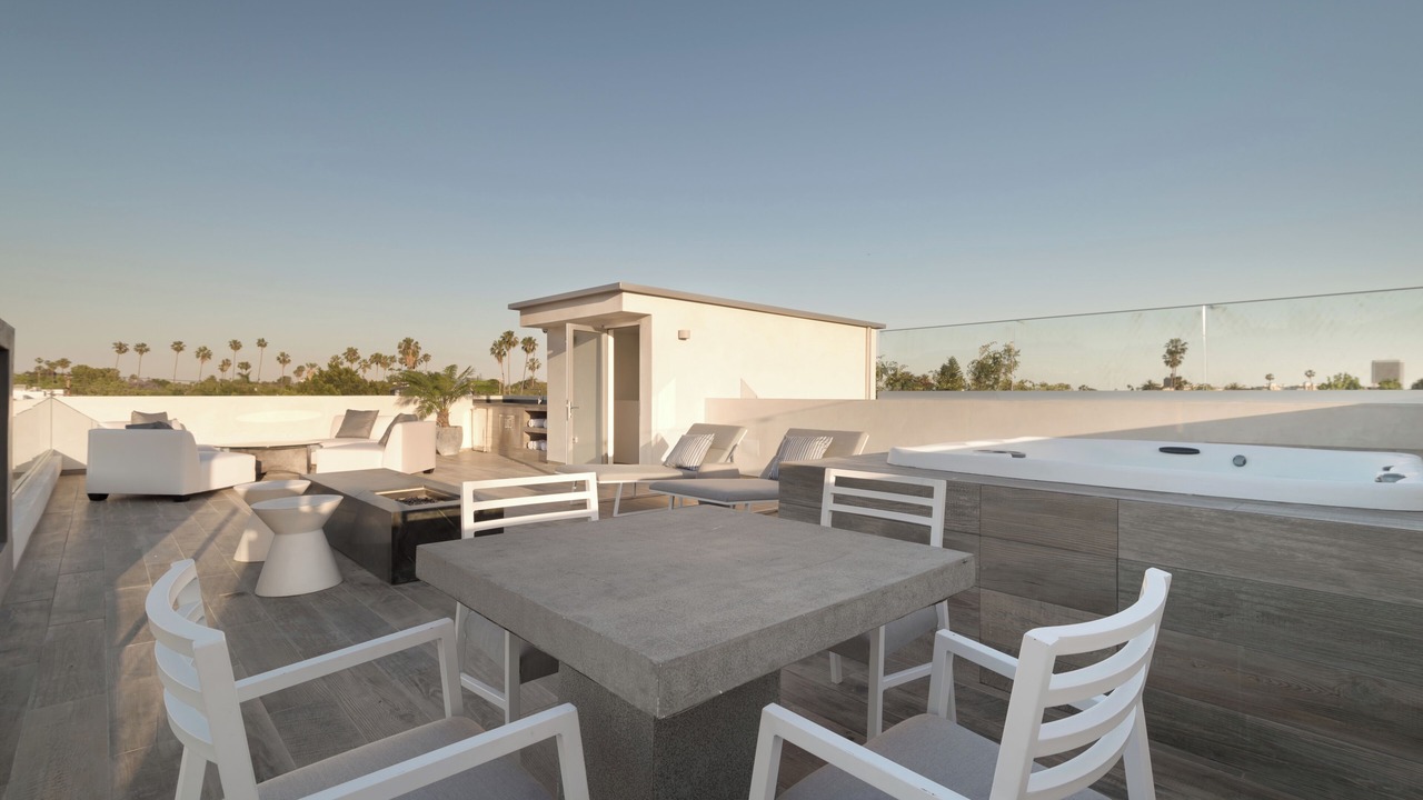 Photo of Patio Balcony in Fairfax District