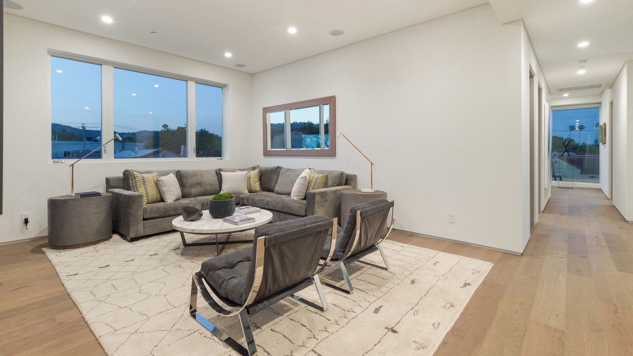 Photo of Livingroom in Fairfax District