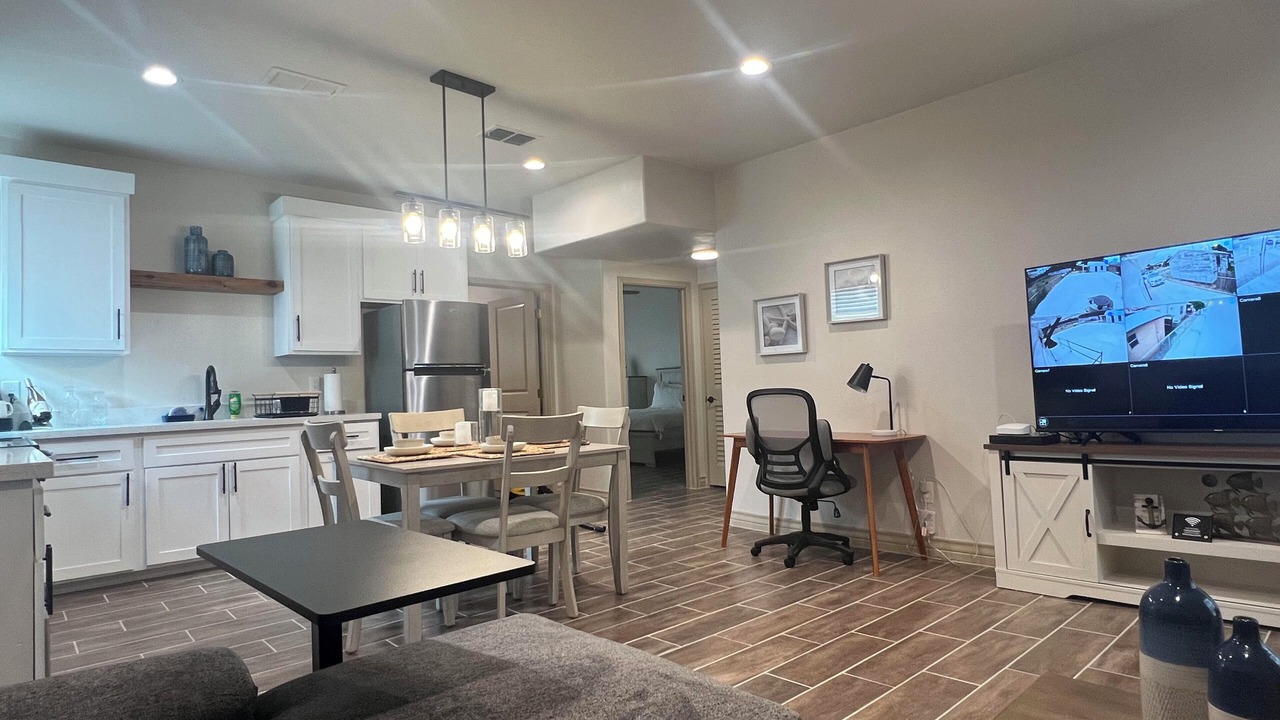 Photo of Livingroom in Eastern Division