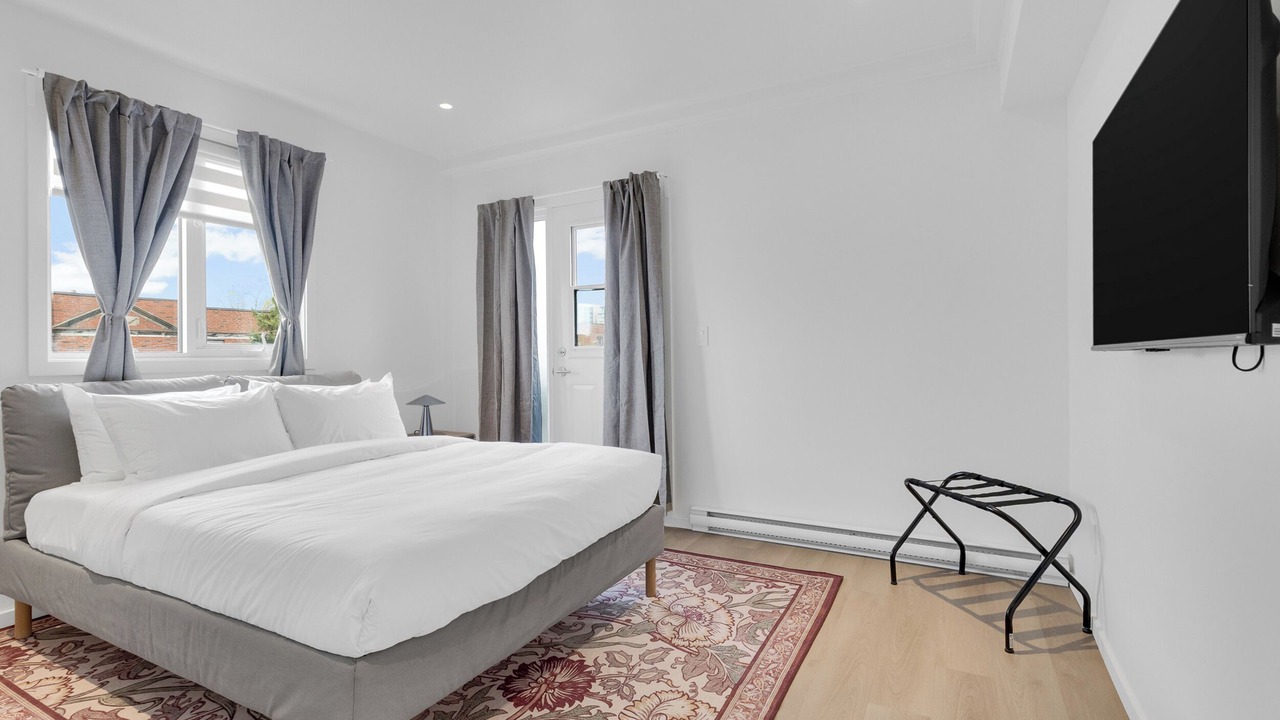Photo of Bedroom in Cote-Des-Neiges—Notre-Dame-De-Grace